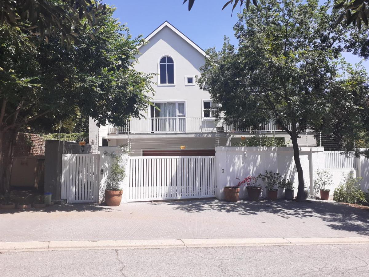3 On Tessa Guesthouse Joanesburgo Exterior foto